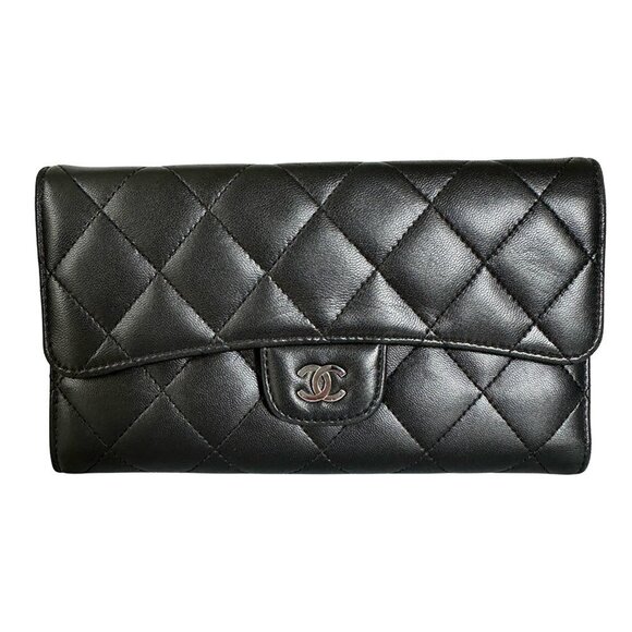 CHANEL Black Lambskin Leather Wallet - Picture 2 of 16
